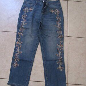 Chico's Jeans Women's size 2 SO SLIMMING GIRLFRIEND Slim Leg Crop Embroidered